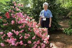 Carolyn-w-Easter-Paarade-Mossholer-@Floyd-Garden_0157
